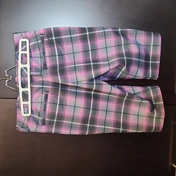 NIKEgolf Tour Performance Dryfit shorts. Like New! - Picture 4 of 7